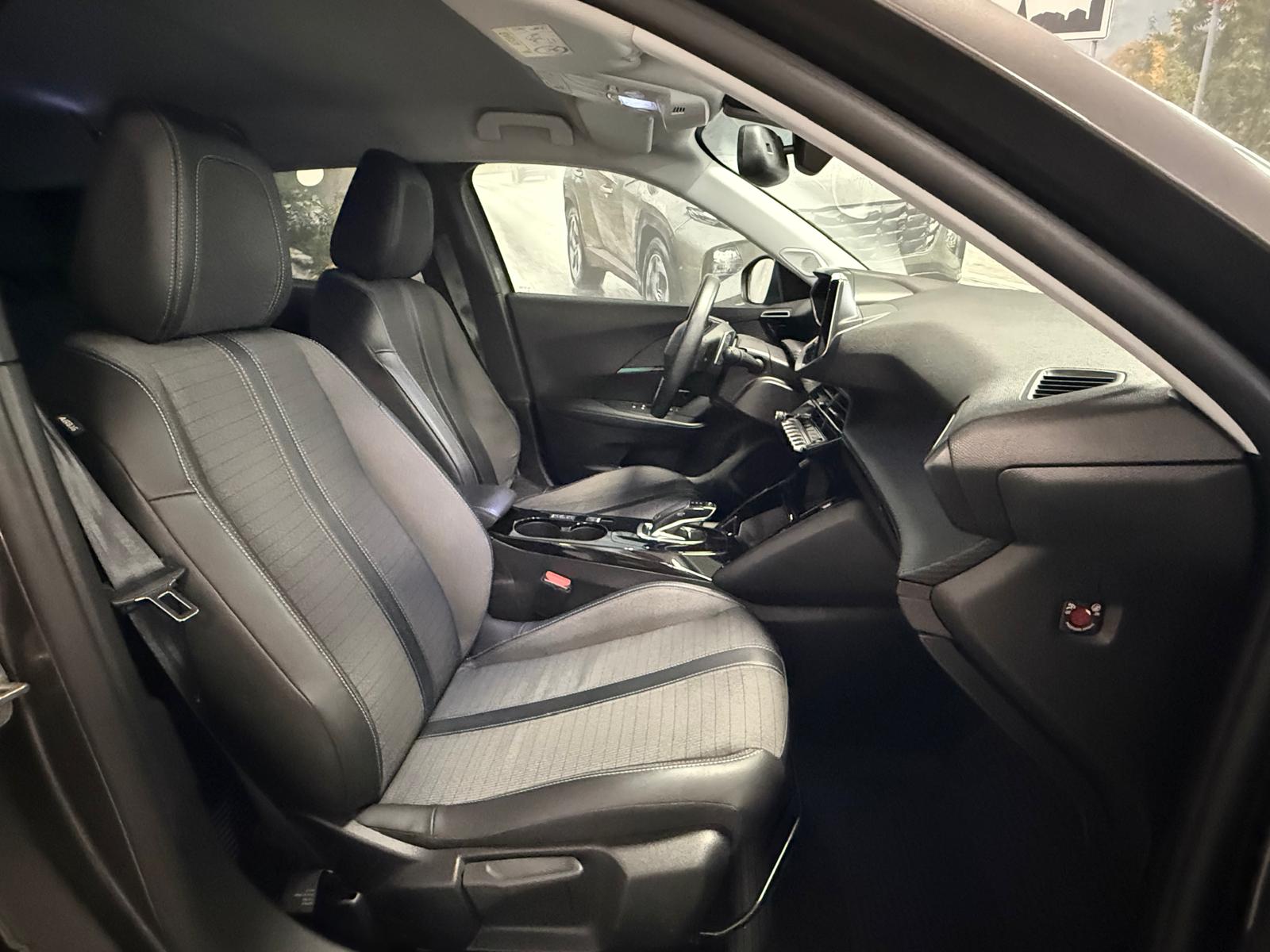 Peugeot 2008 2021 - zdjęcie 12
