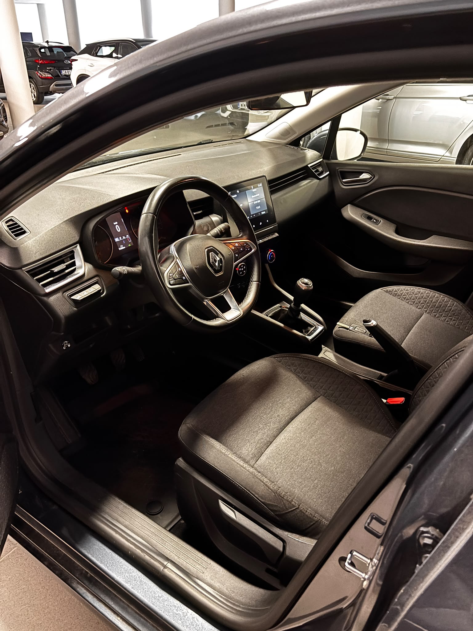 Renault Clio 2021 - zdjęcie 13
