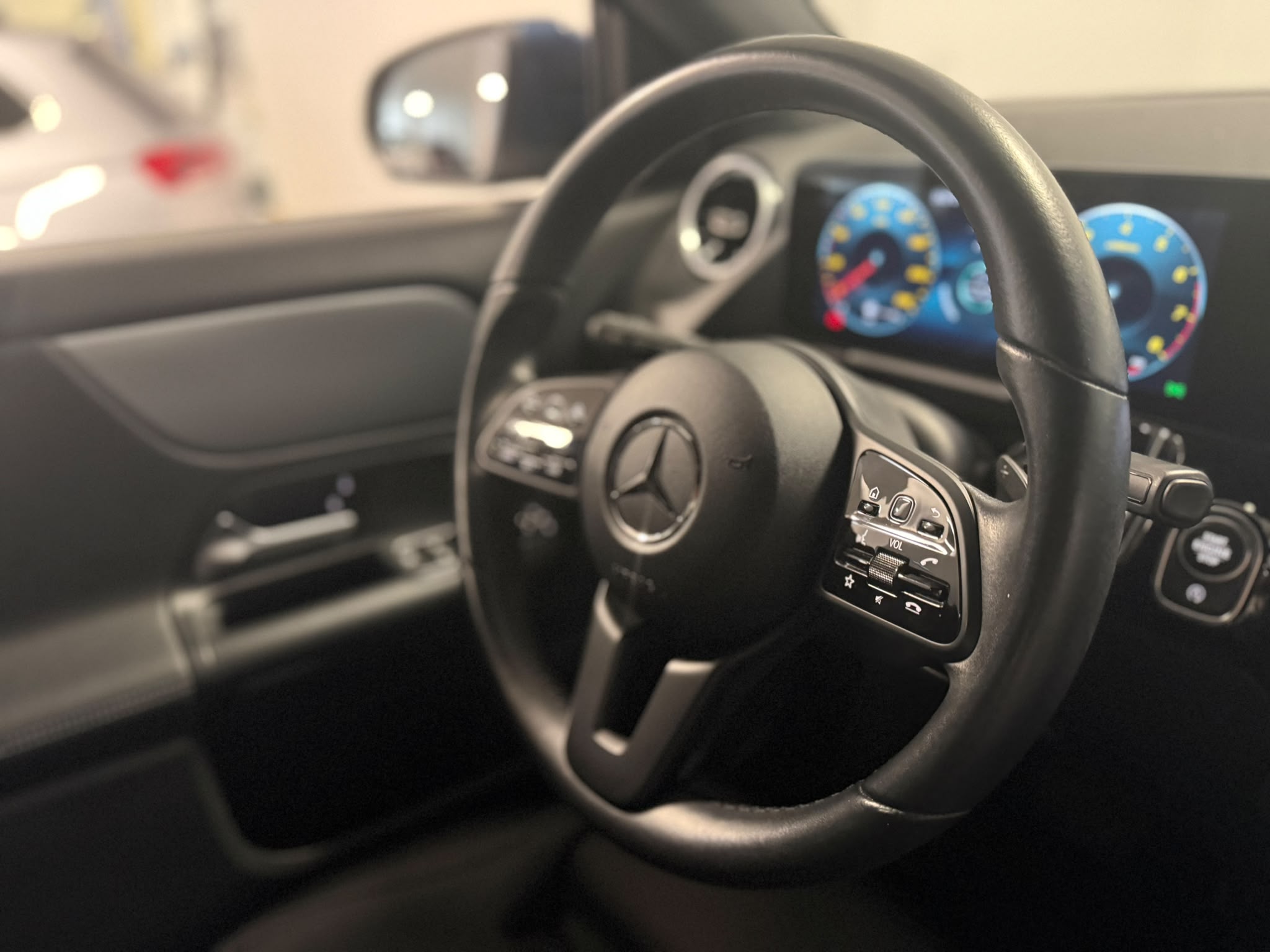 Mercedes-Benz GLA 200 5D 2022 - zdjęcie 14