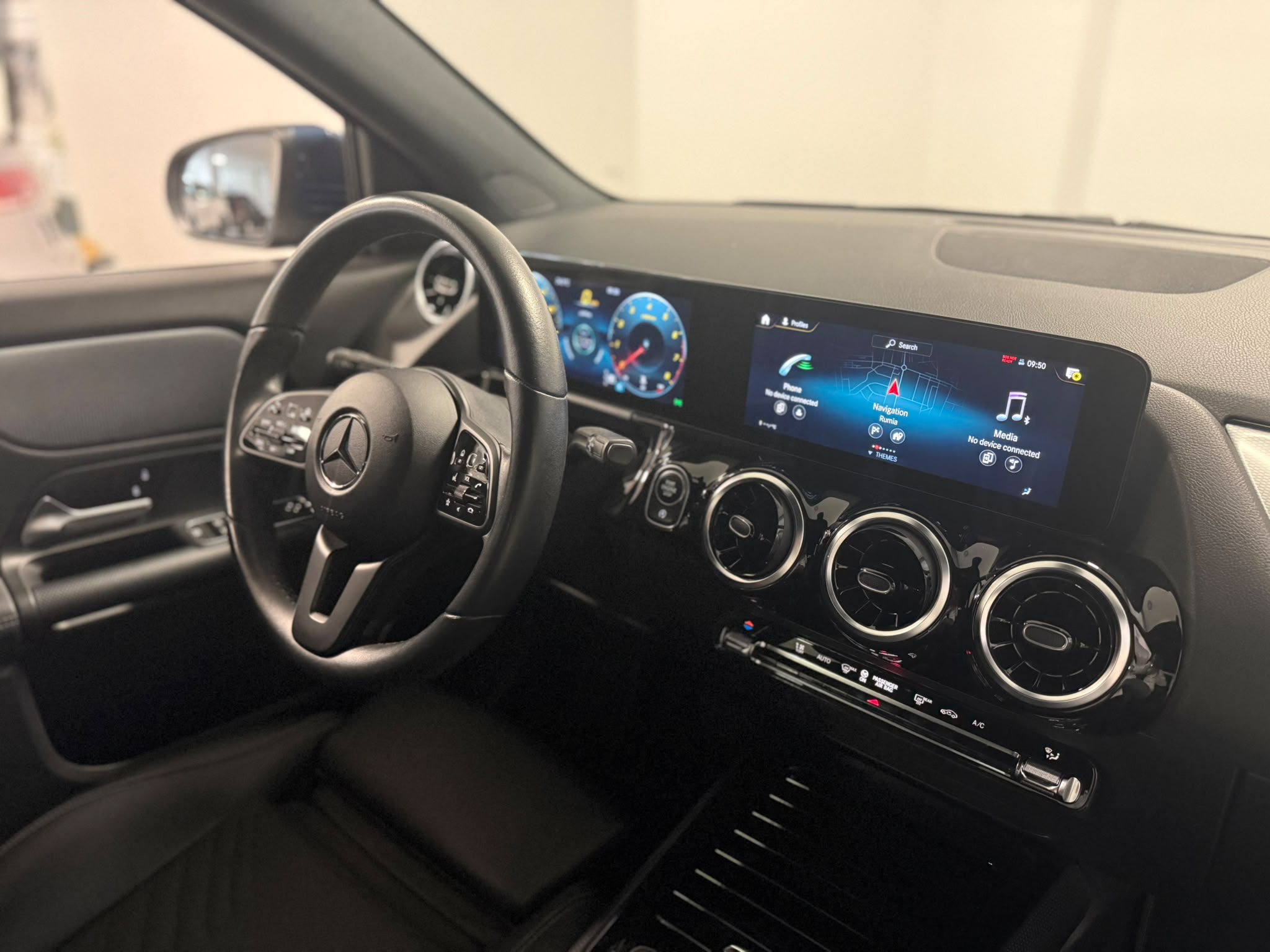 Mercedes-Benz GLA 200 5D 2022 - zdjęcie 17