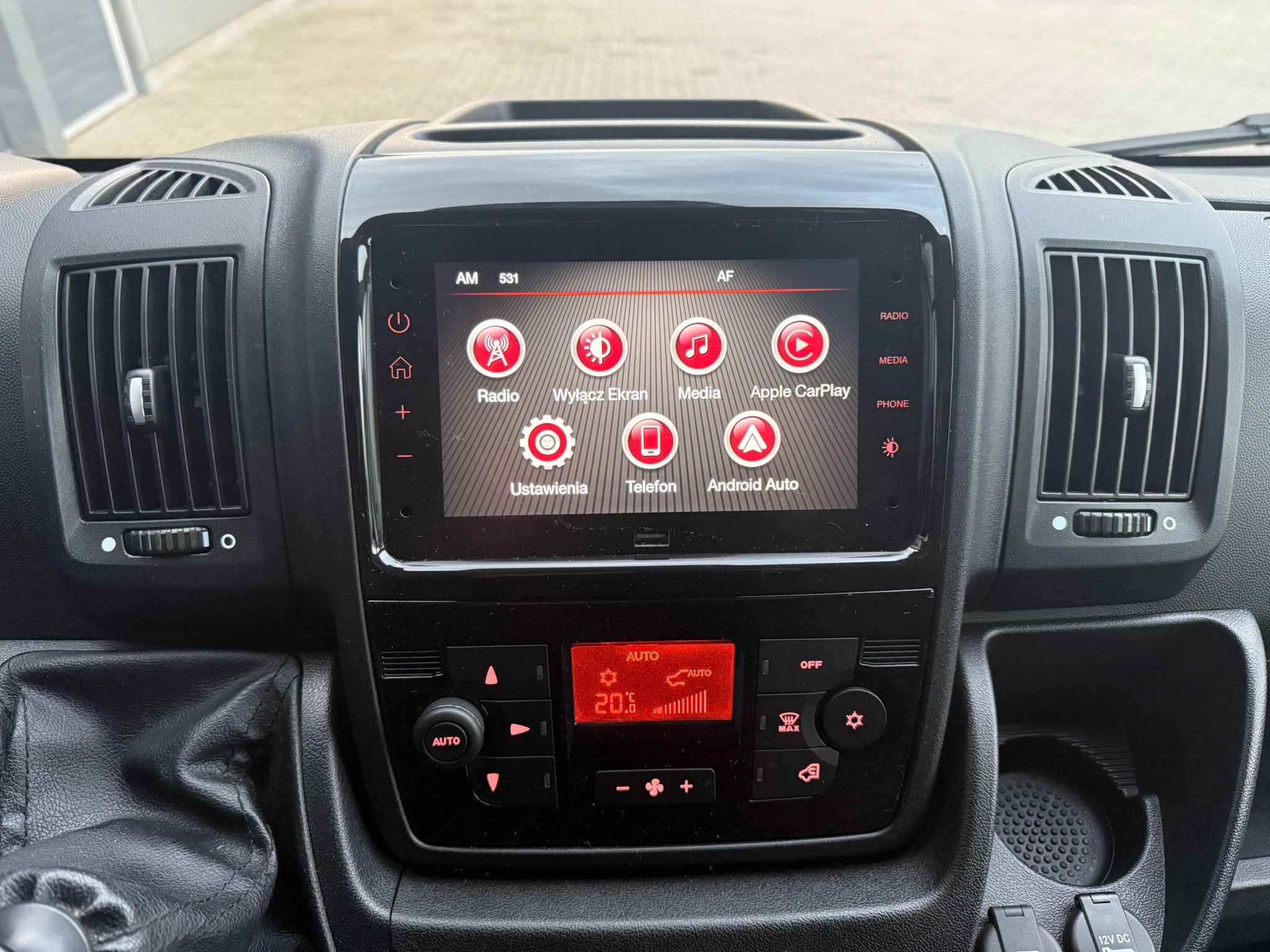 Peugeot Boxer 2023 - zdjęcie 18