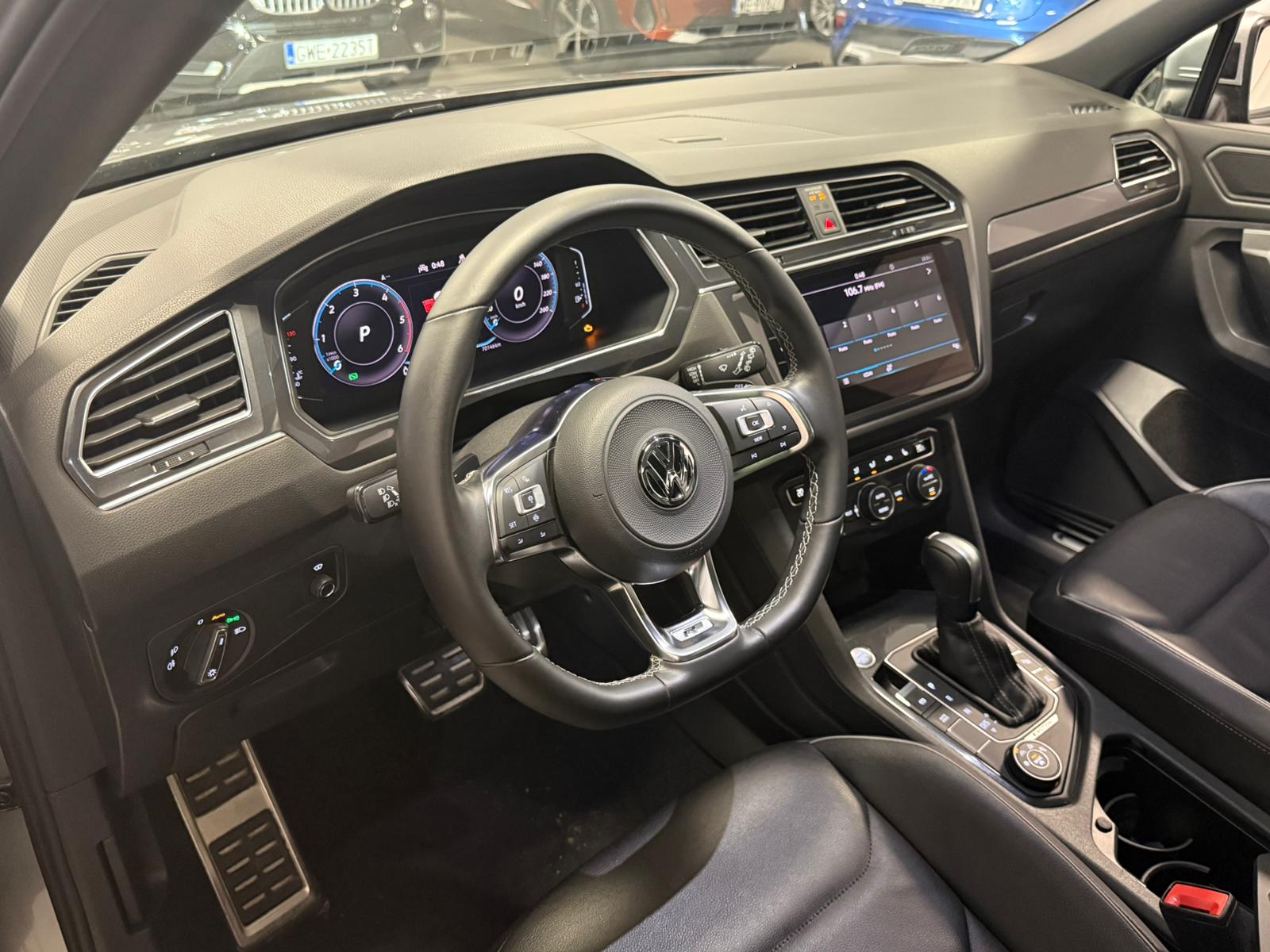 Volkswagen Tiguan 2021 - zdjęcie 16