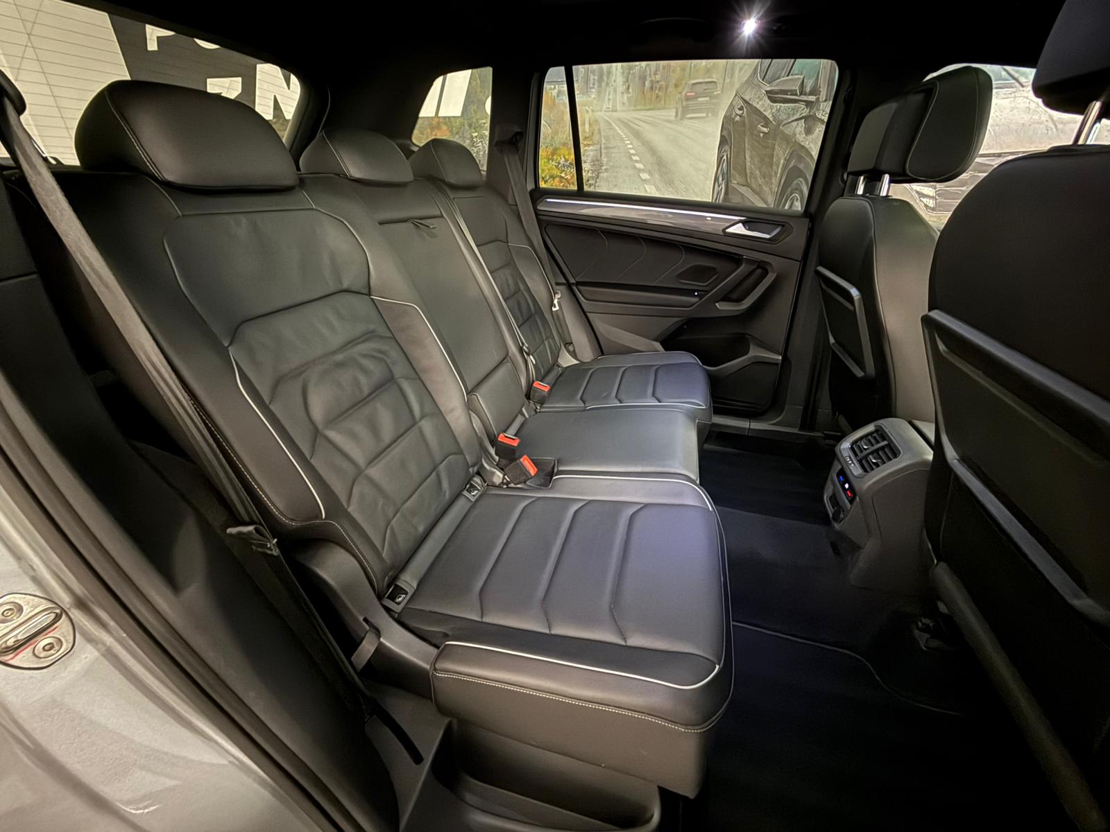 Volkswagen Tiguan 2021 - zdjęcie 19