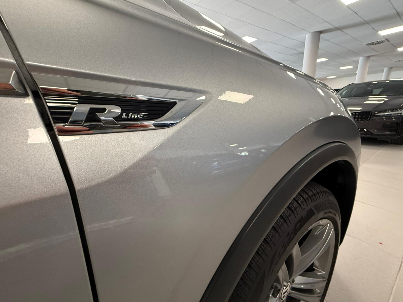 Volkswagen Tiguan 2021 - zdjęcie 9