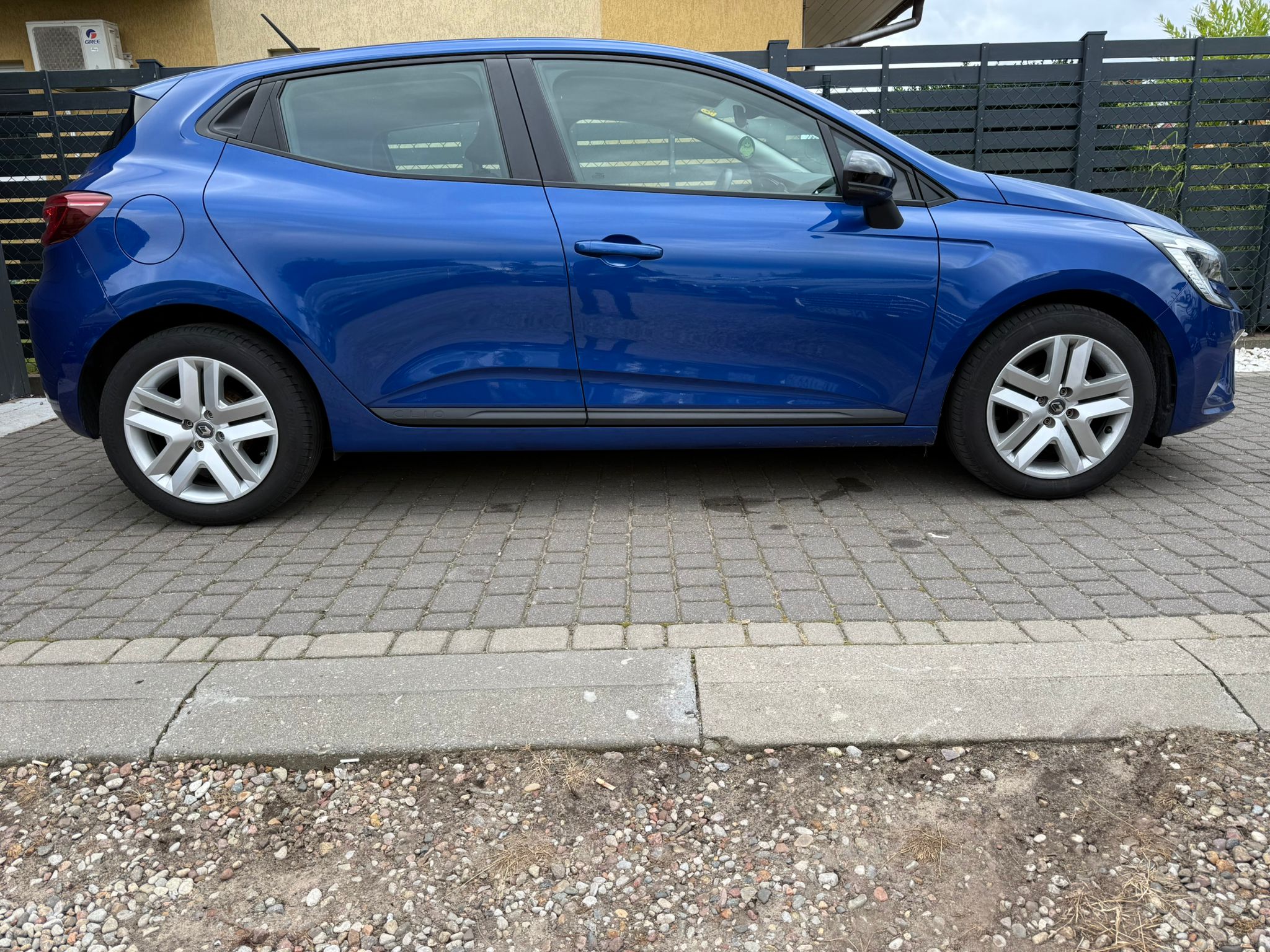 Renault Clio 2021 - zdjęcie 8