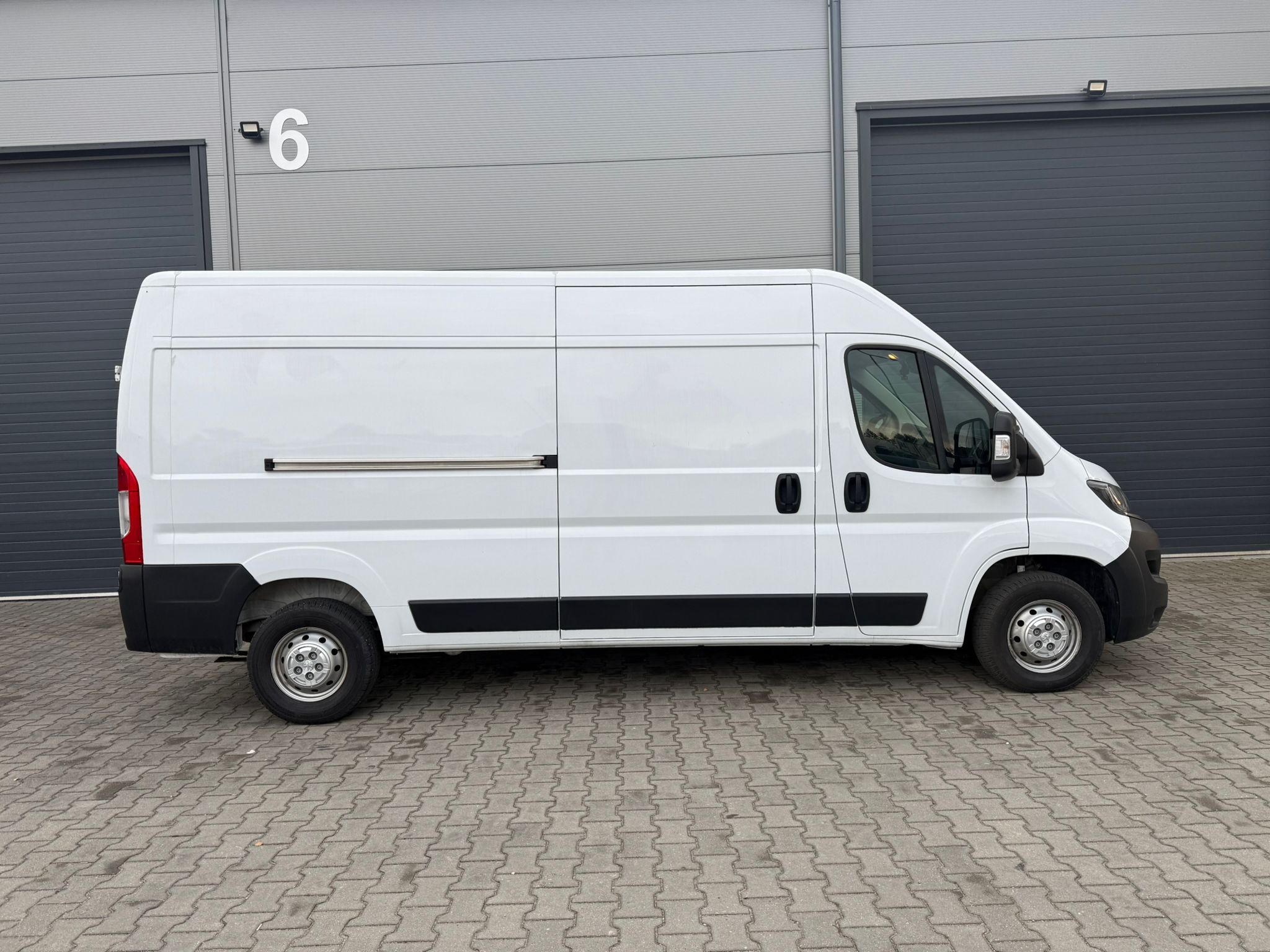 Peugeot Boxer 2023 - zdjęcie 9