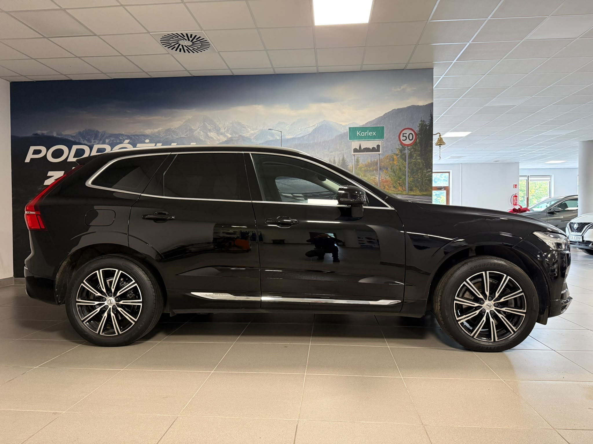 Volvo XC-60 2019 - zdjęcie 8