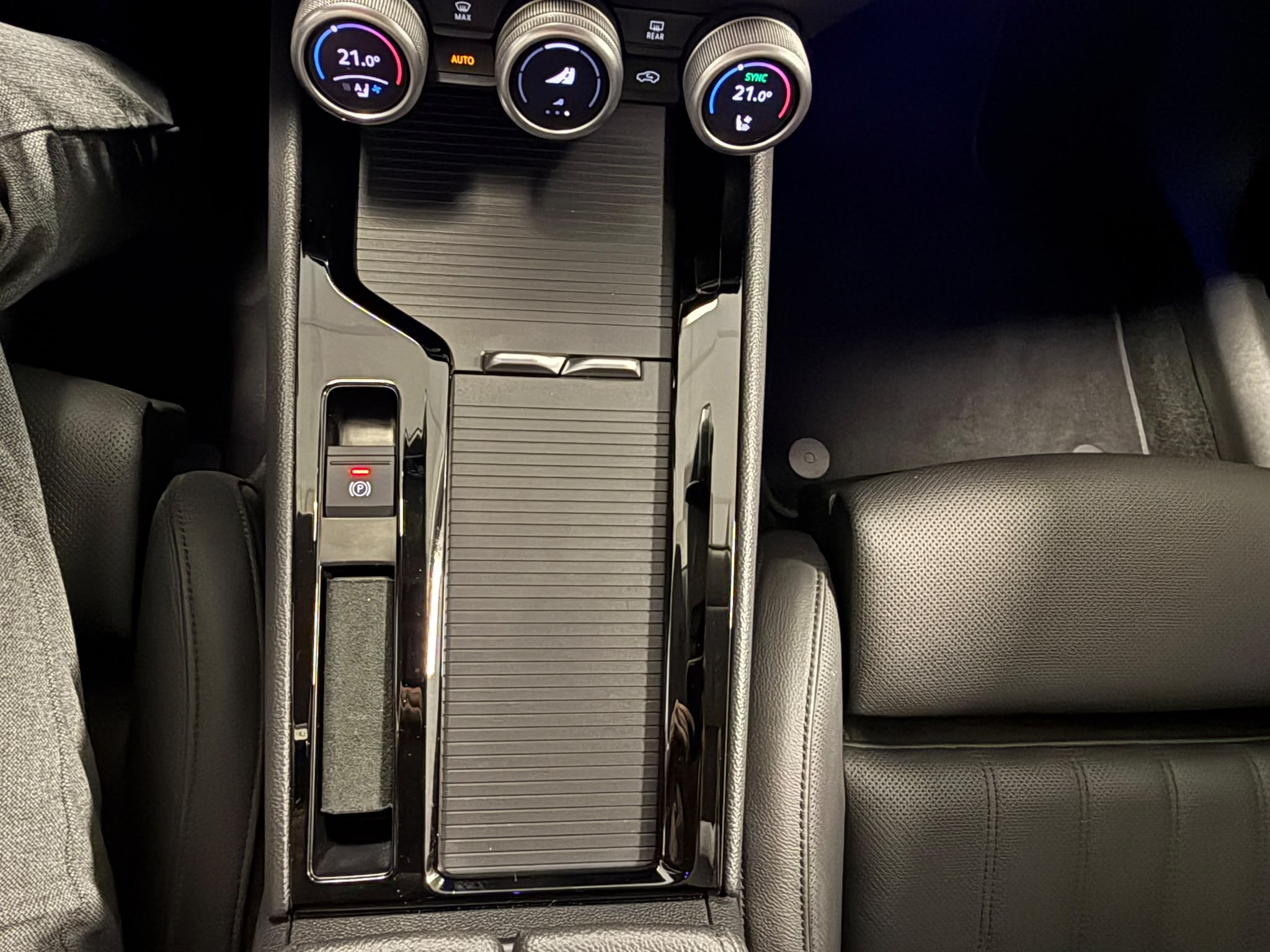 Škoda SUPERB 2024 - zdjęcie 19