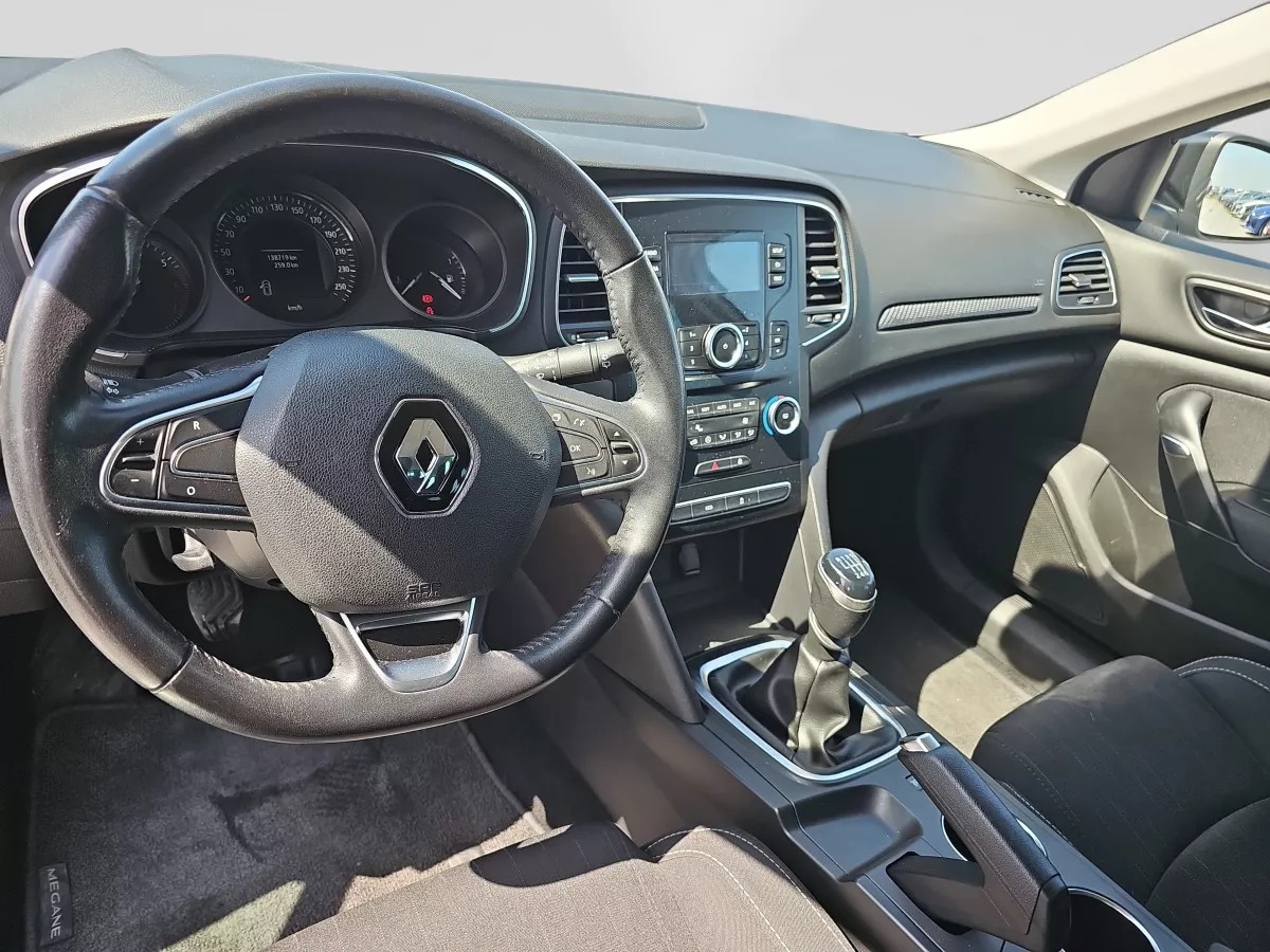 Renault Megane 2018 - zdjęcie 9