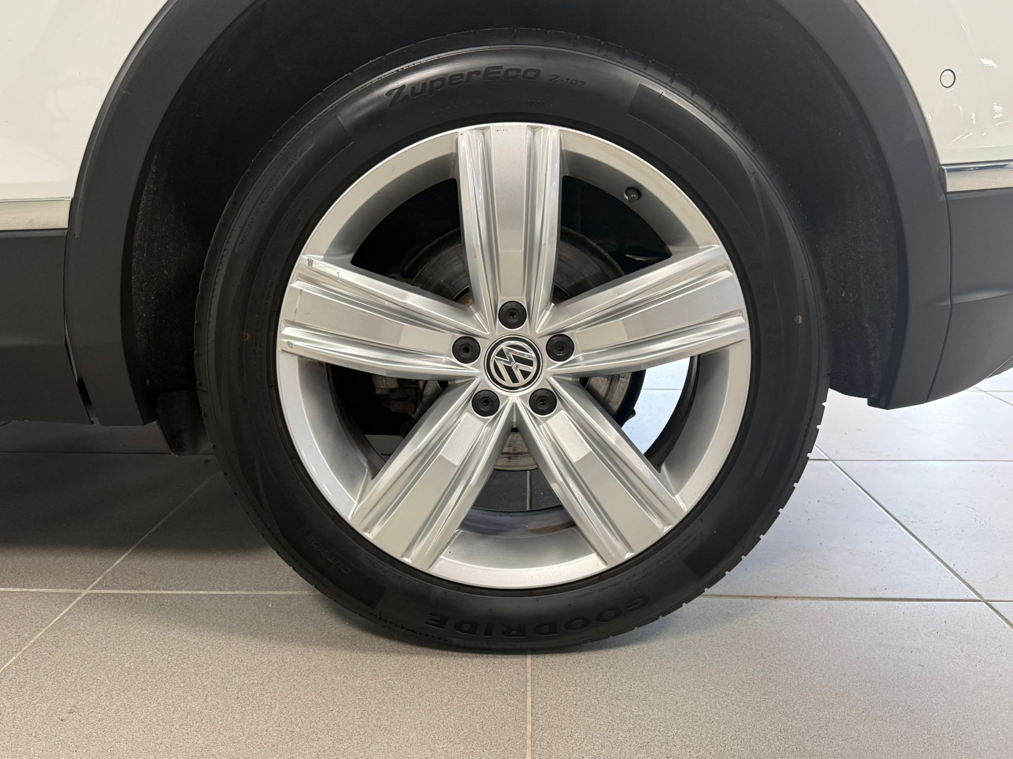 Volkswagen Tiguan 2020 - zdjęcie 8