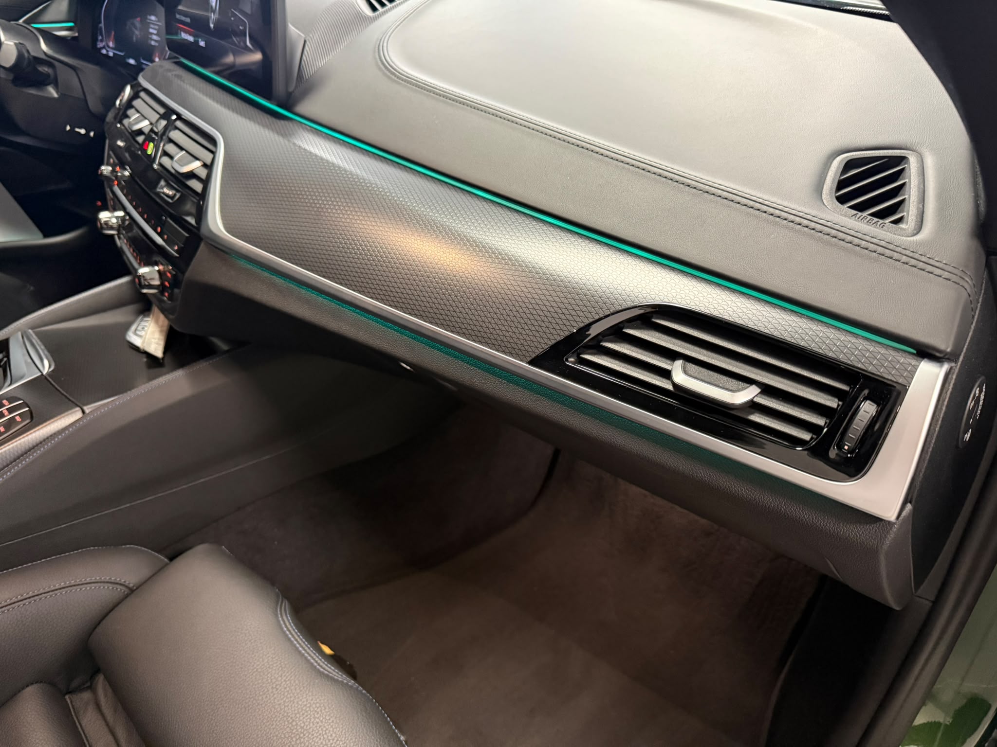 BMW Seria 5 2023 - zdjęcie 10