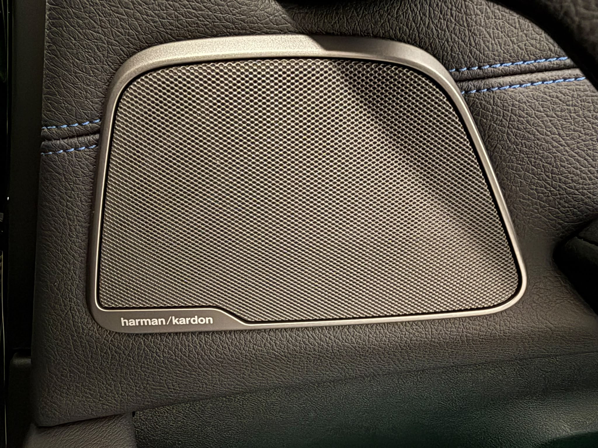 BMW Seria 5 2023 - zdjęcie 38