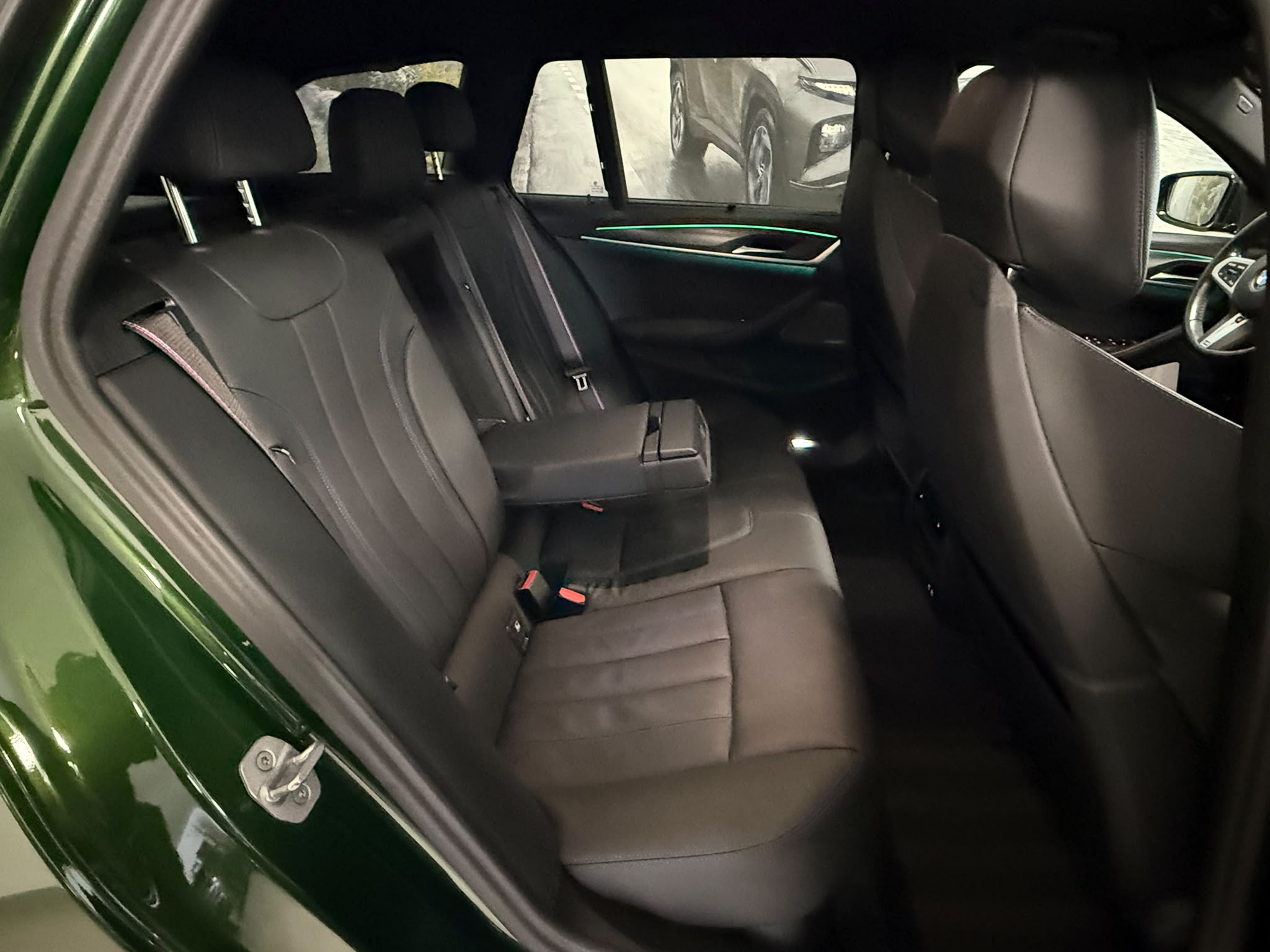 BMW Seria 5 2023 - zdjęcie 16