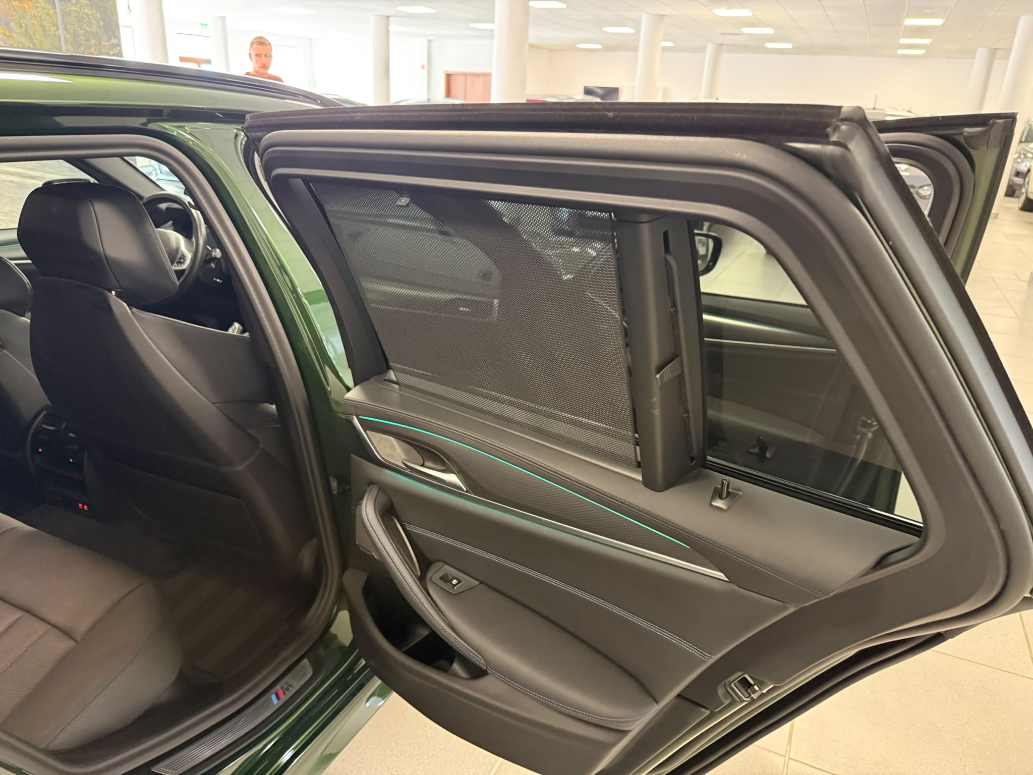 BMW Seria 5 2023 - zdjęcie 18