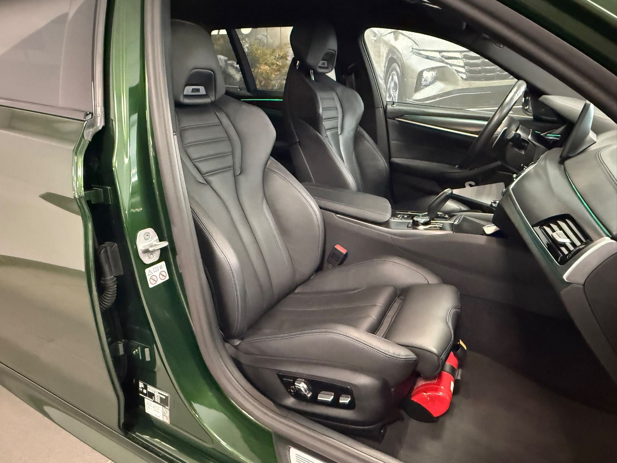 BMW Seria 5 2023 - zdjęcie 14