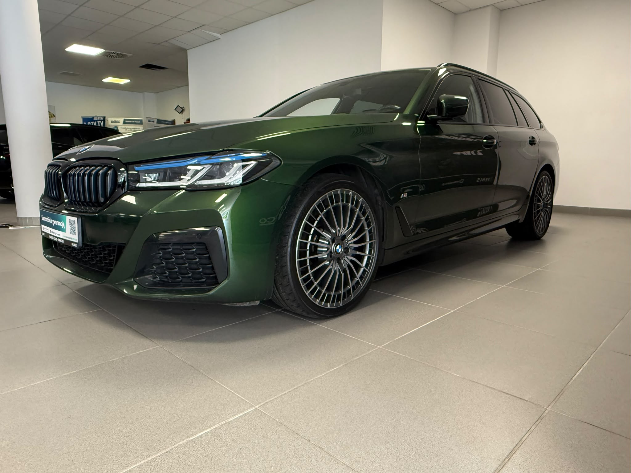 BMW Seria 5 2023 - zdjęcie 3
