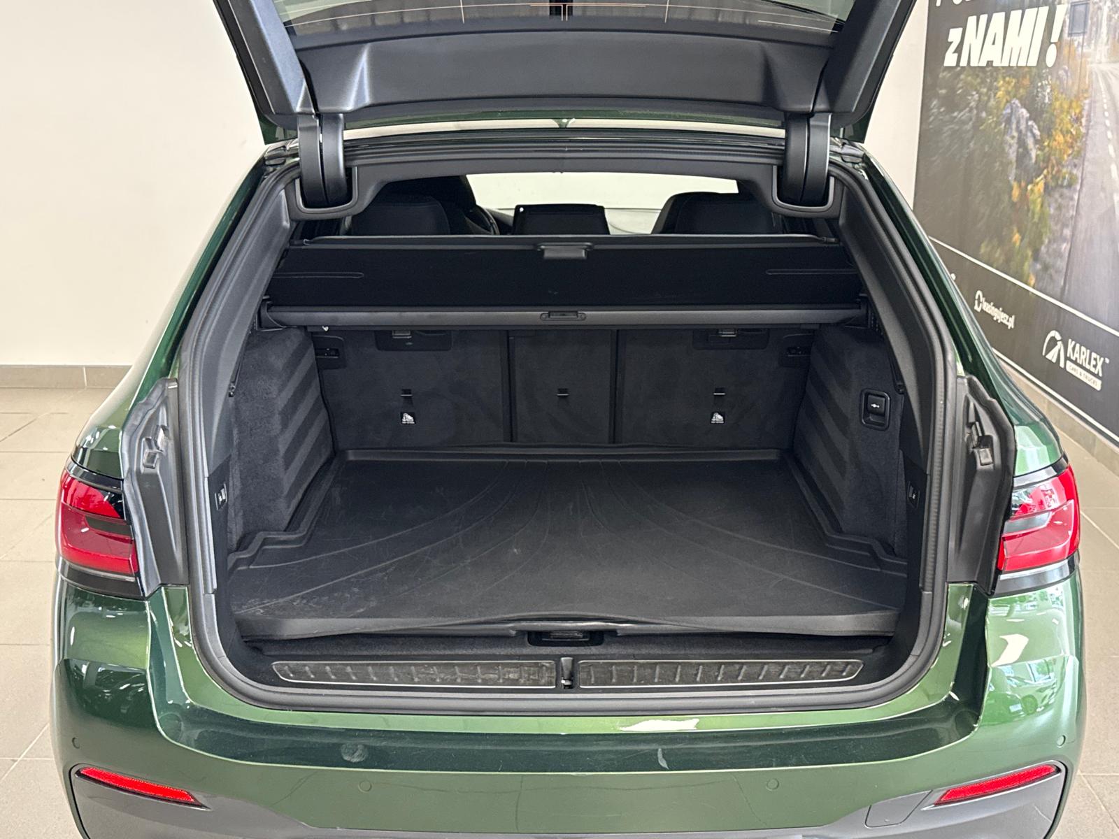 BMW Seria 5 2023 - zdjęcie 44