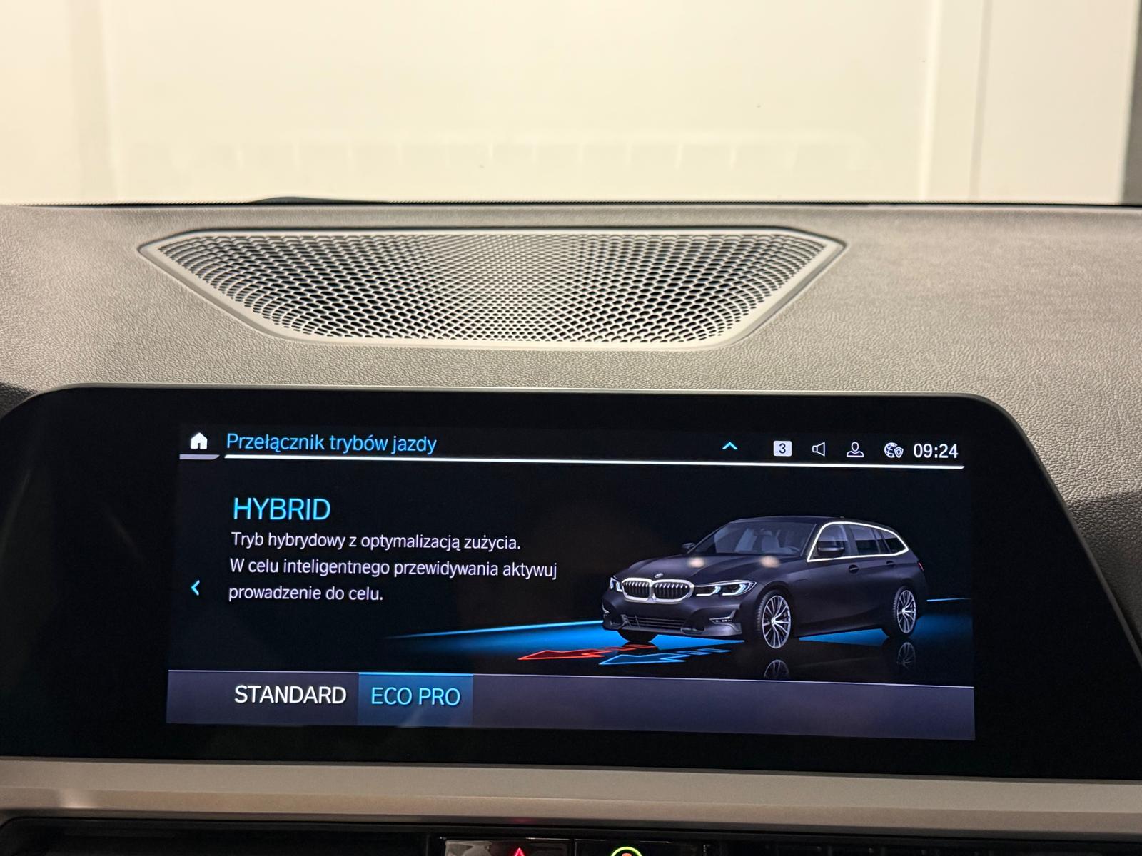 BMW Seria 3 2021 - zdjęcie 25