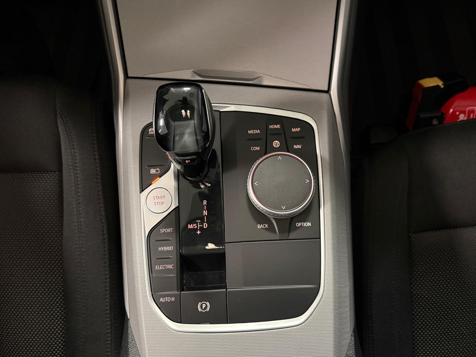 BMW Seria 3 2021 - zdjęcie 37