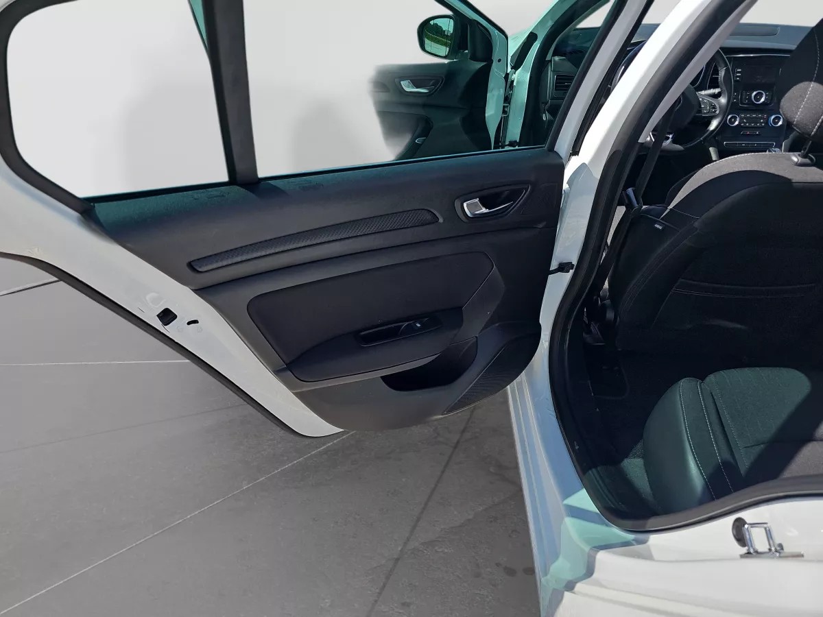 Renault Megane 2018 - zdjęcie 19